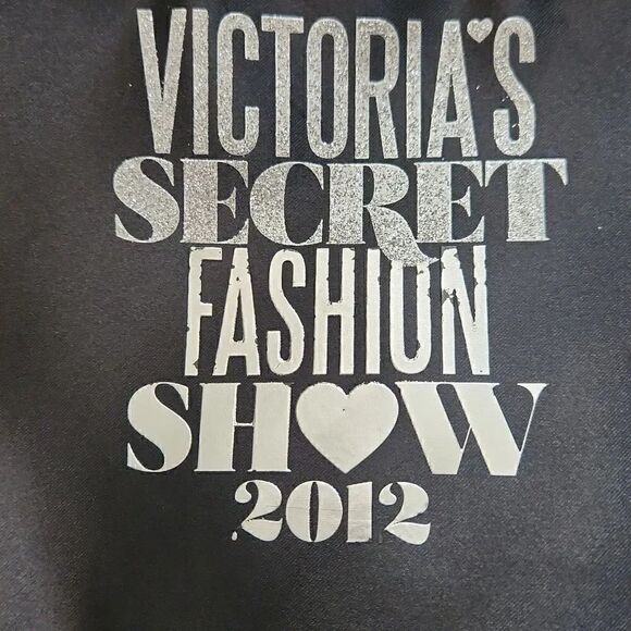 NEW Victoria's Secret Fashion Show 2012 Cosmetic Pouch - Picture 2 of 8